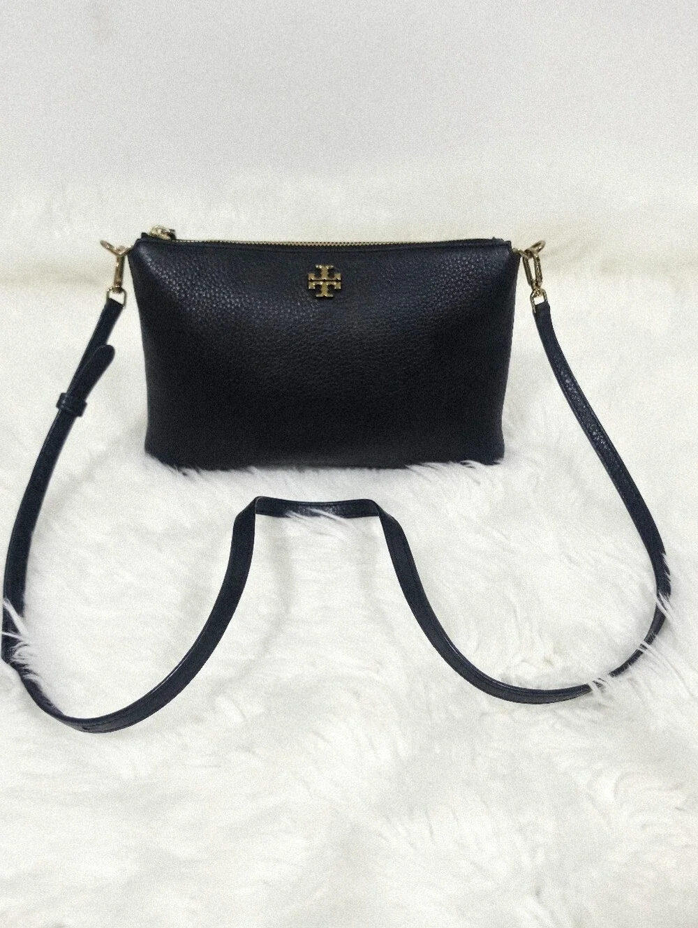Tory Burch Black Pebbled Leather Crossbody Bag Gold Logo Adjustable Strap